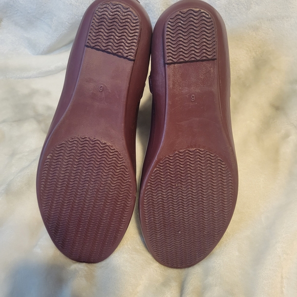 London Fog Women's Burgundy Rain Boots - Picture 8 of 9